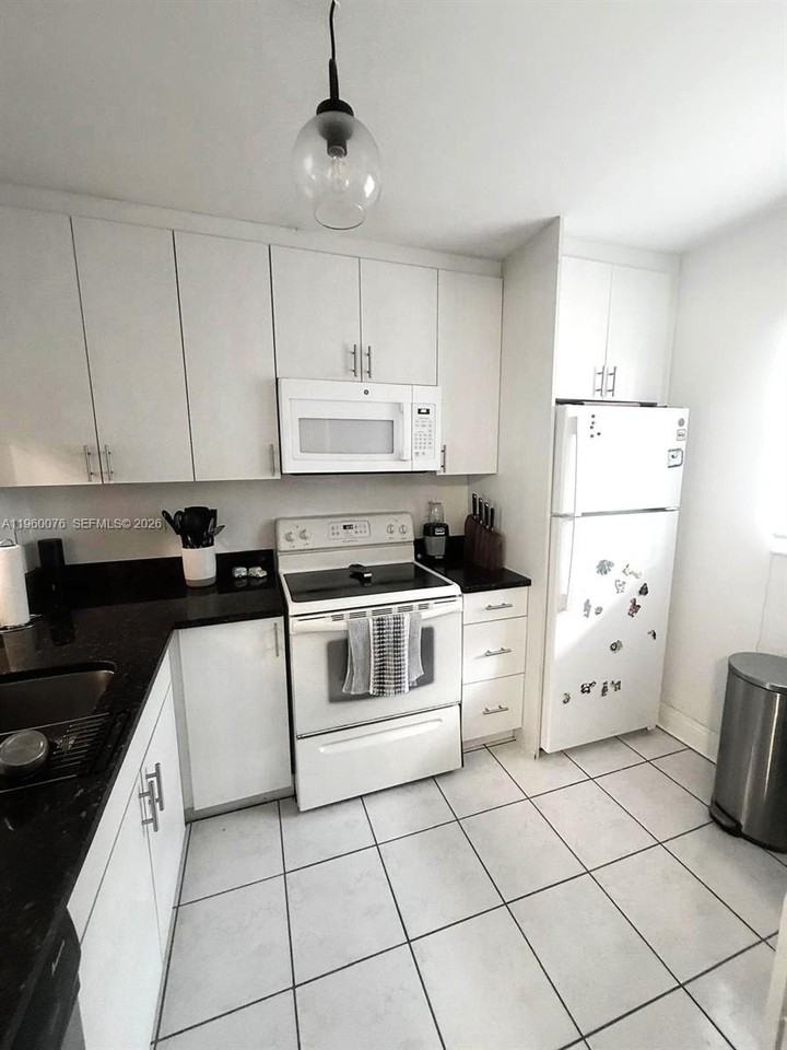 10541 Nw 10th St #103 - Photo 2 of 18