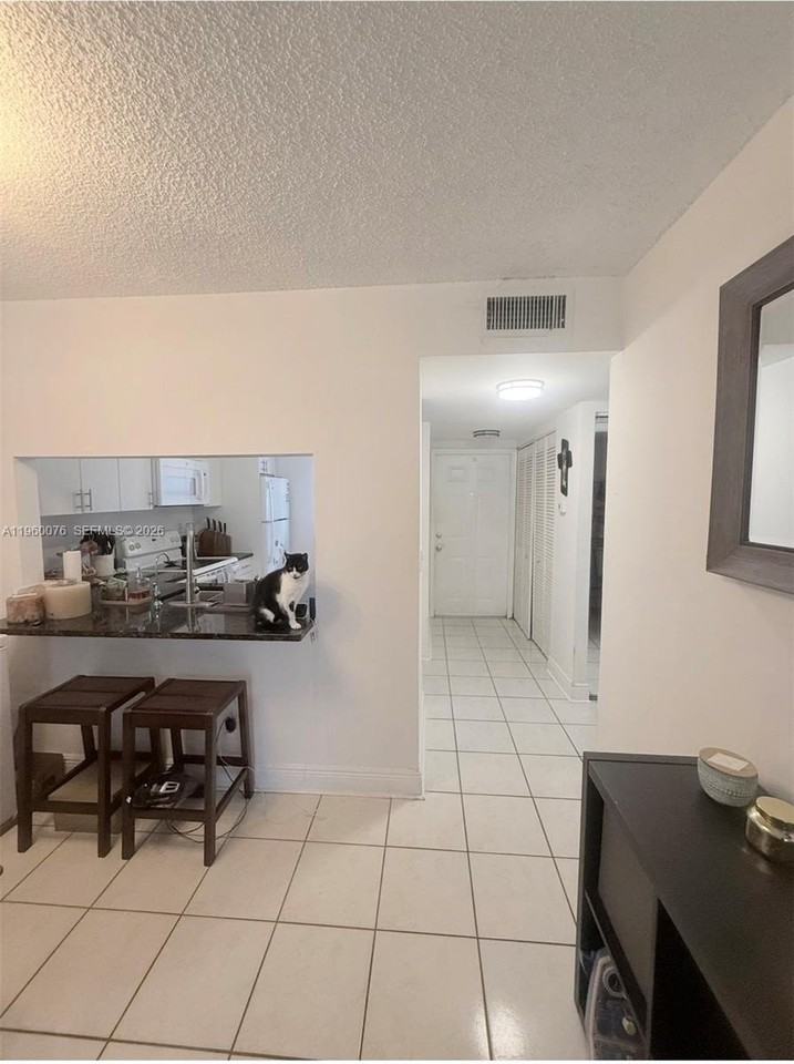 10541 Nw 10th St #103 - Photo 3 of 18