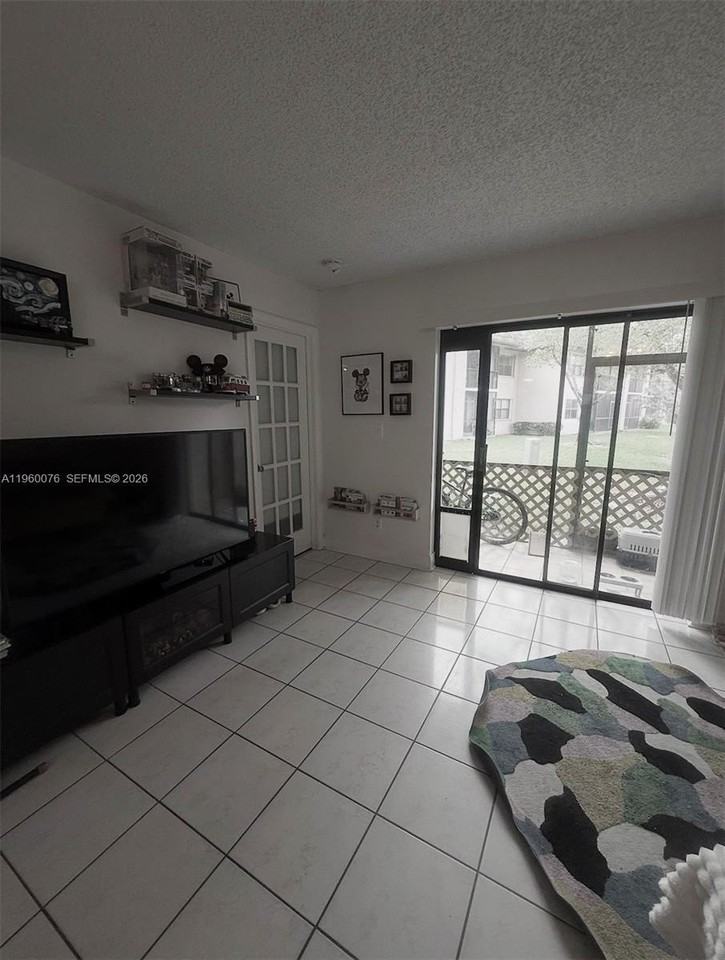 10541 Nw 10th St #103 - Photo 6 of 18