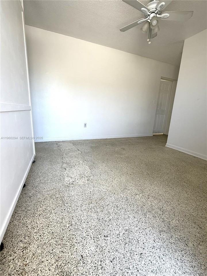 695 Nw 44th Ave #2 - Photo 4 of 15