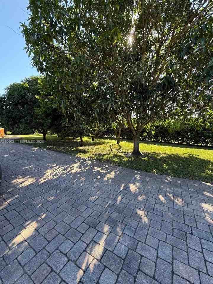 11030 Sw 42nd Ct - Photo 7 of 39