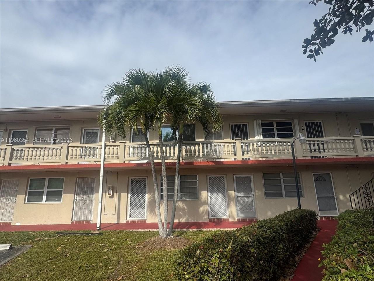 20320 Ne 2nd Ave #31 - Photo 3 of 17