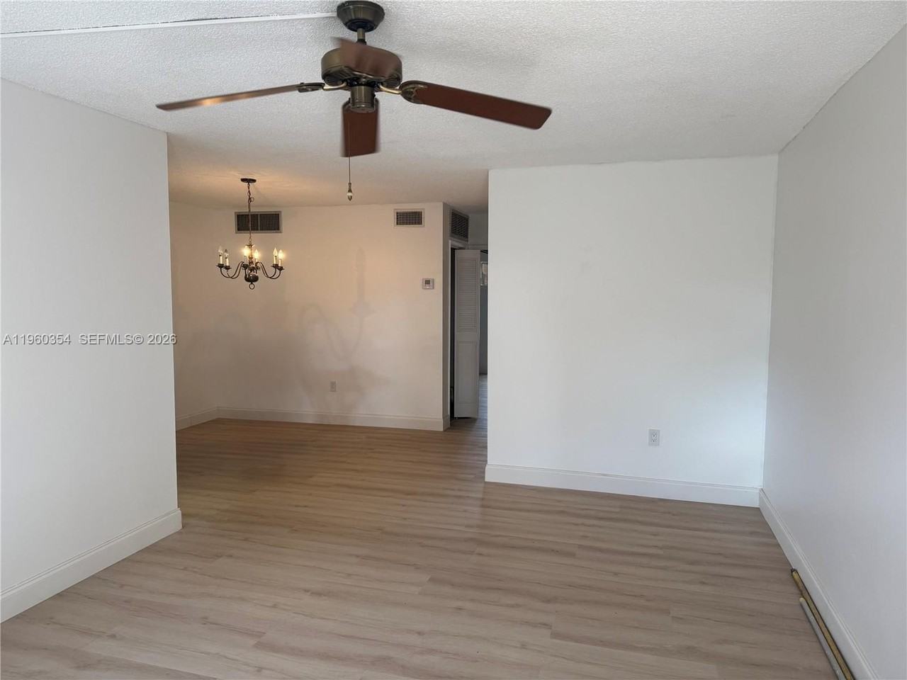 20320 Ne 2nd Ave #31 - Photo 6 of 17