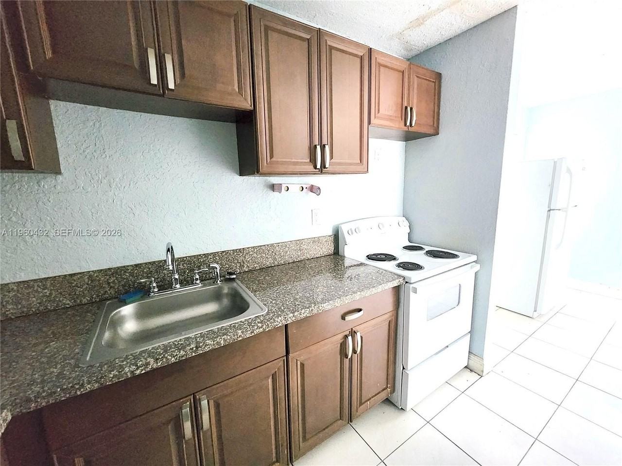 2141 Nw 91st St #B - Photo 2 of 10