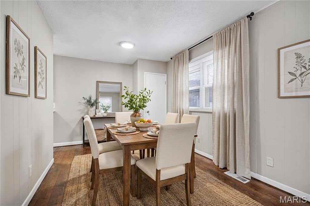 9725 Medford Dr - Photo 7 of 19