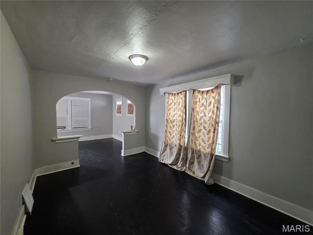 5931 Emma Ave - Photo 3 of 5