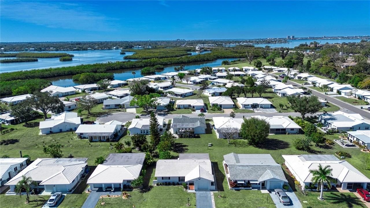 802 Buttonwood Dr - Photo 4 of 50