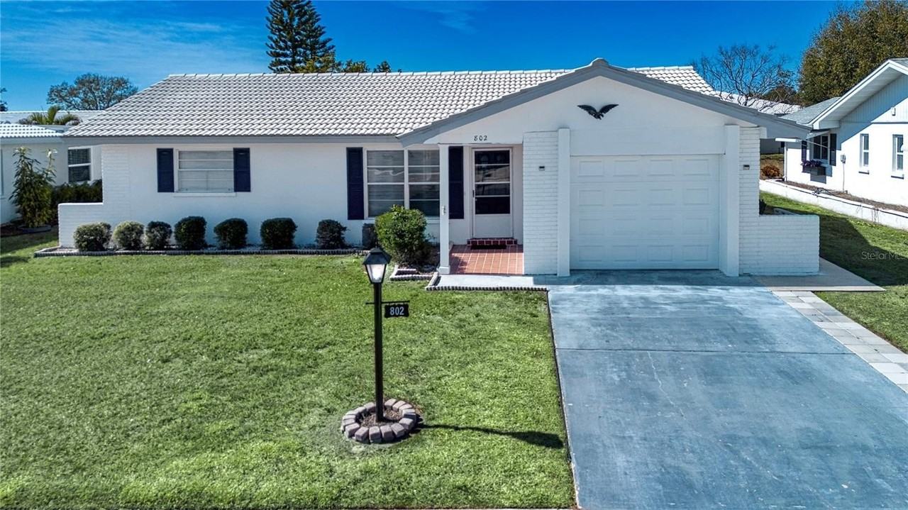 802 Buttonwood Dr - Photo 5 of 50