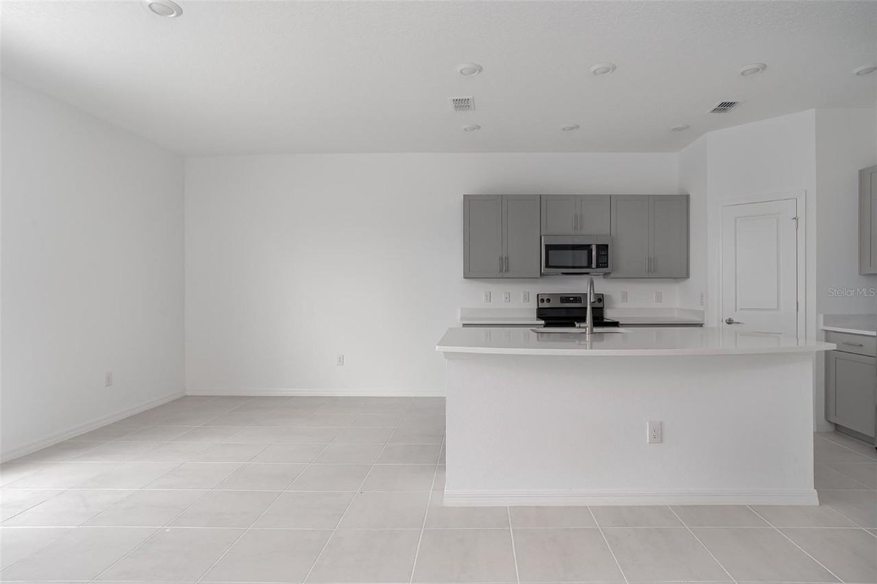 11787 Glenside Ter - Photo 3 of 29