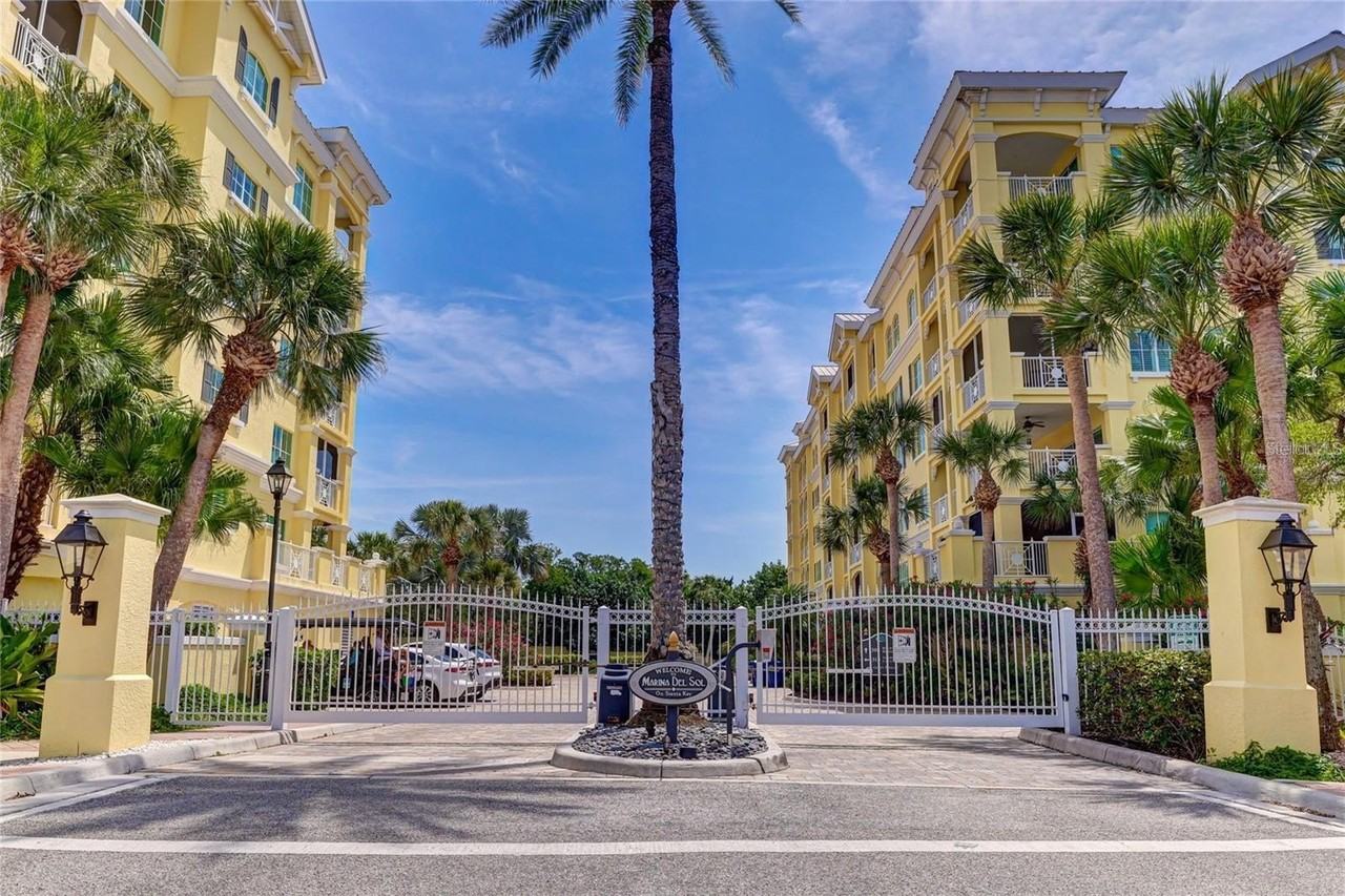 1308 Old Stickney Point Rd #WP3 - Photo 2 of 31