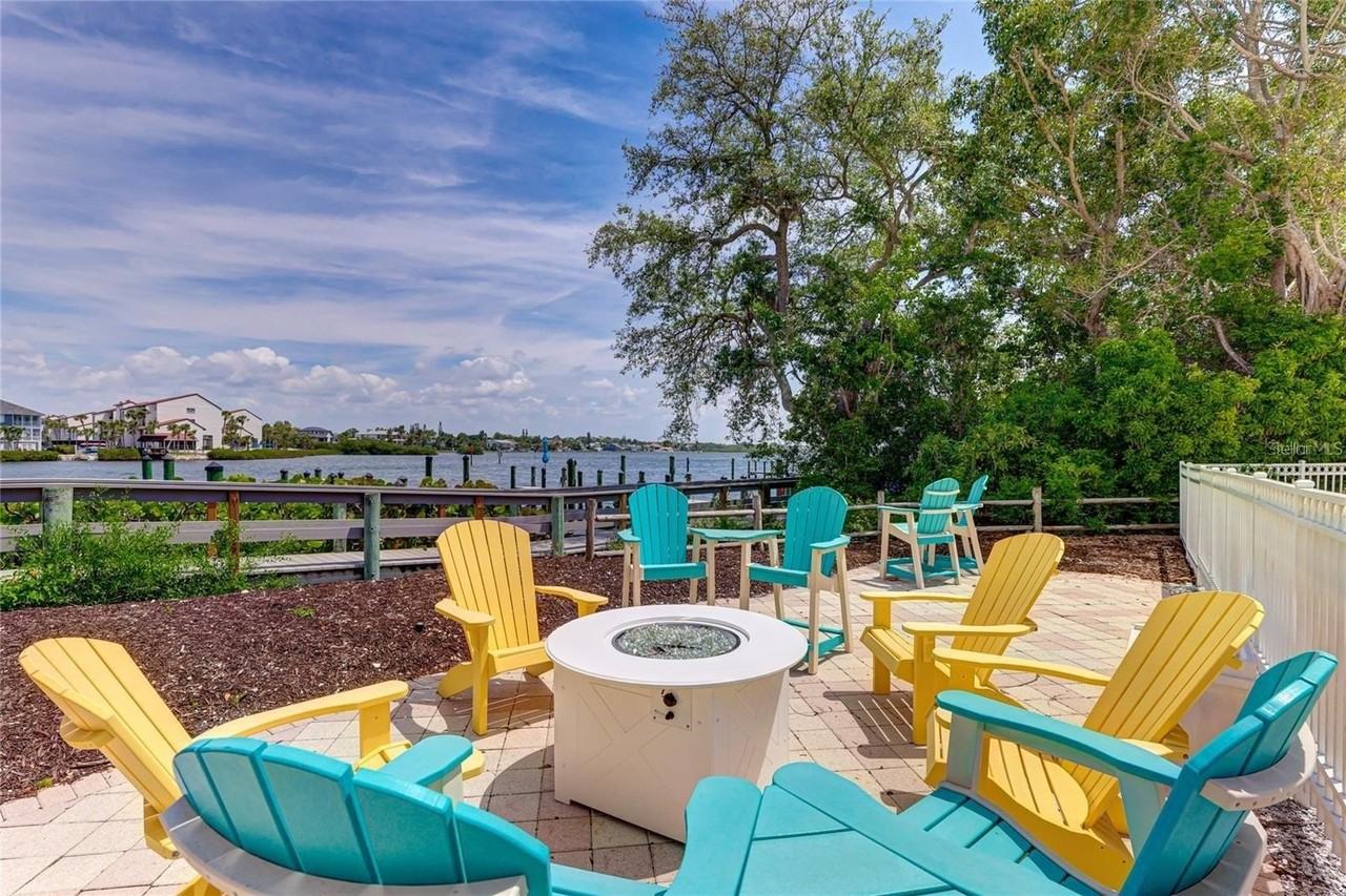 1308 Old Stickney Point Rd #WP3 - Photo 4 of 31