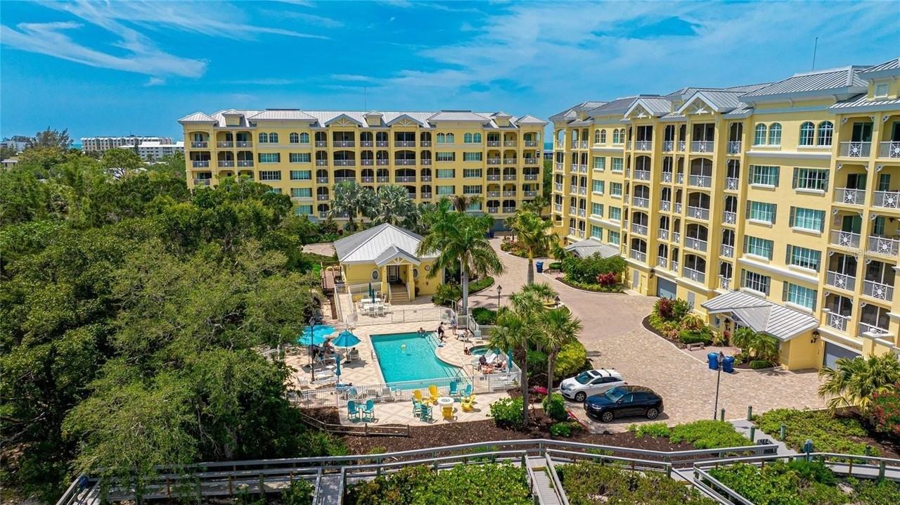 1308 Old Stickney Point Rd #WP3 - Photo 6 of 31