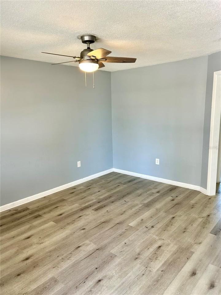 2314 20th Ave W - Photo 6 of 17