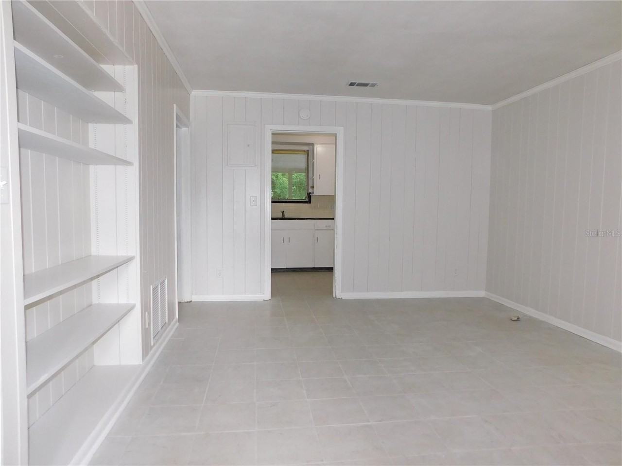 548 Ne 5th Ave - Photo 3 of 17