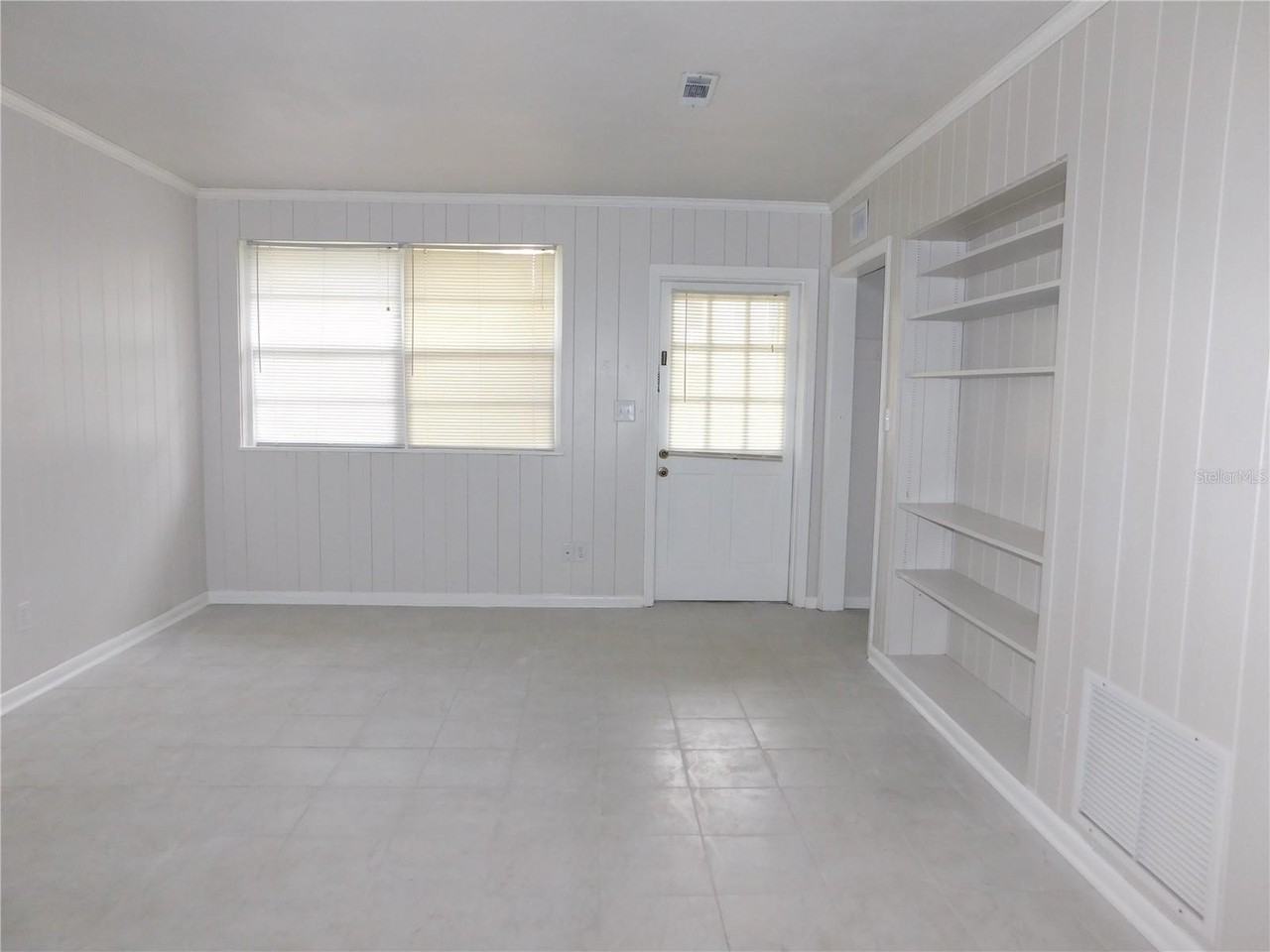 548 Ne 5th Ave - Photo 4 of 17