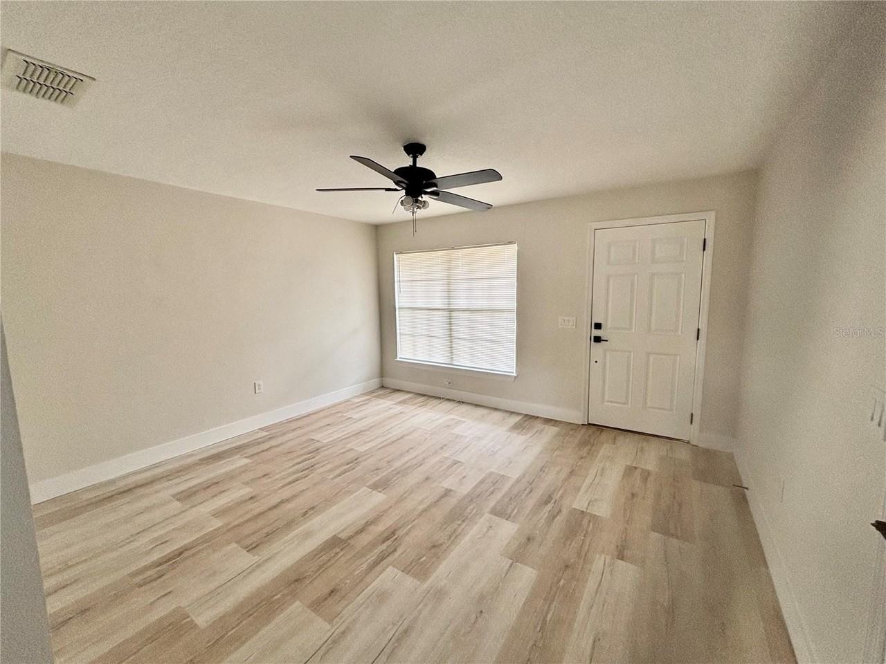 162 Cascade St #B - Photo 2 of 19