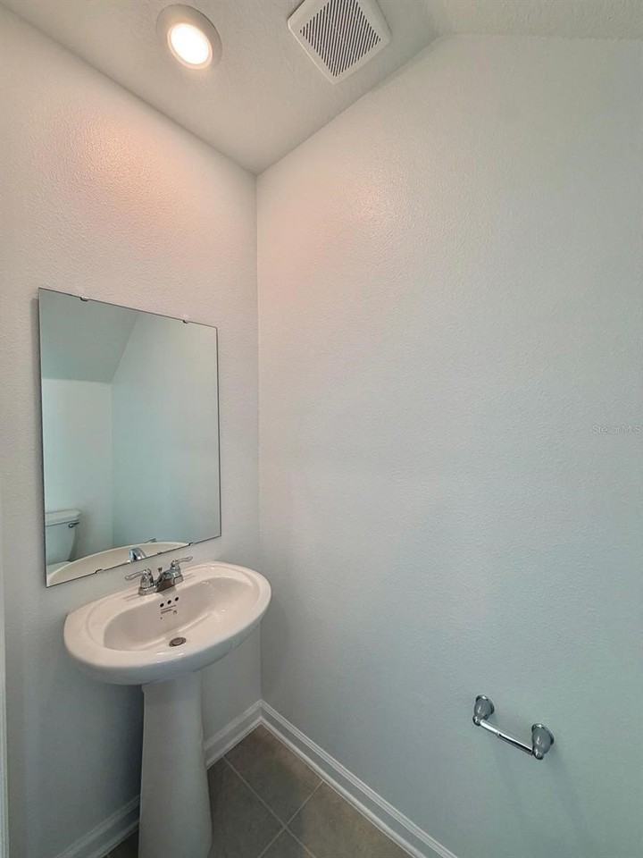 2134 CHRIS DRIVE - Photo 4 of 27