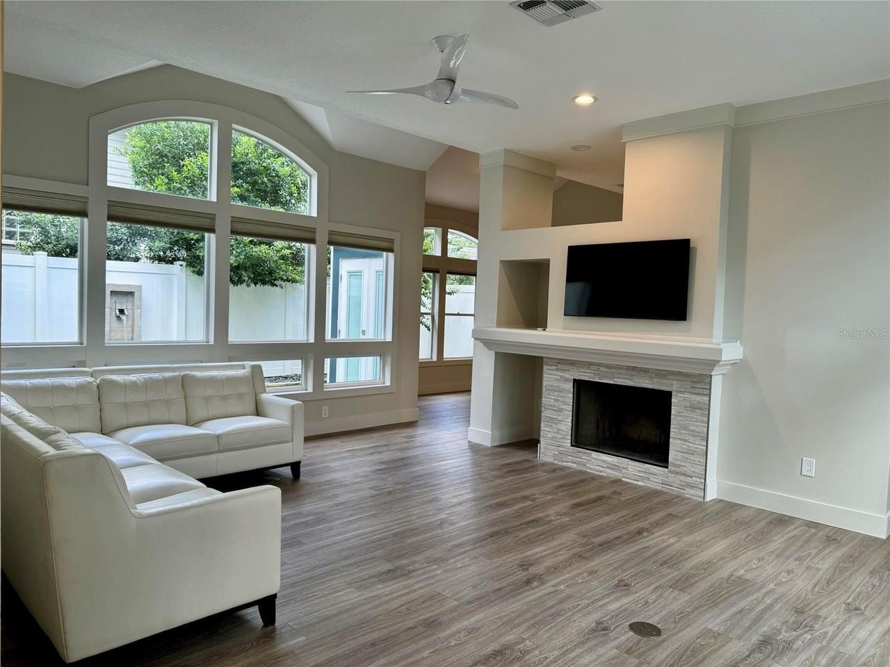 782 S Pennsylvania Ave #1 - Photo 3 of 25