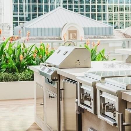 1252 W Pine St - Photo 6 of 11