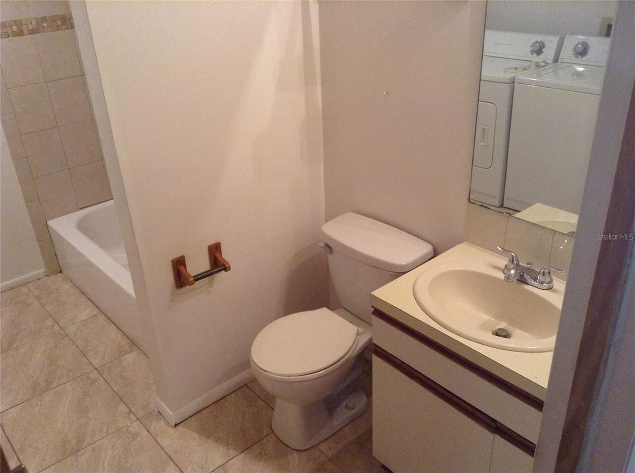 1626 Roosevelt Ave #B - Photo 6 of 8