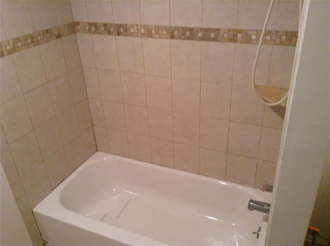 1626 Roosevelt Ave #B - Photo 7 of 8