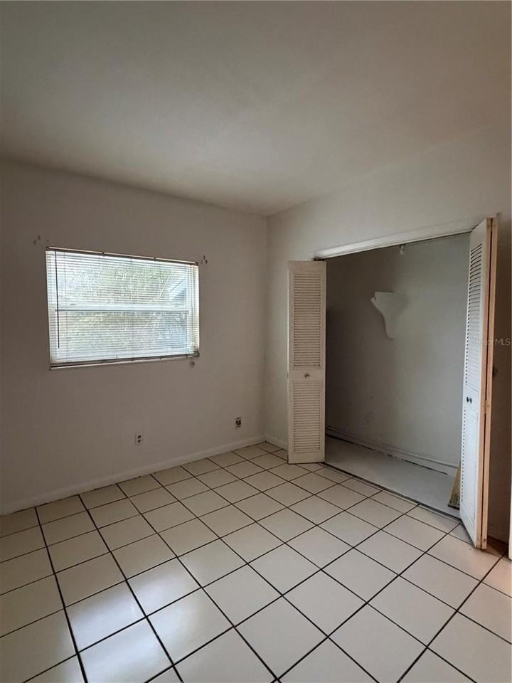 1315 Se Silver Springs Pl #6 - Photo 3 of 6