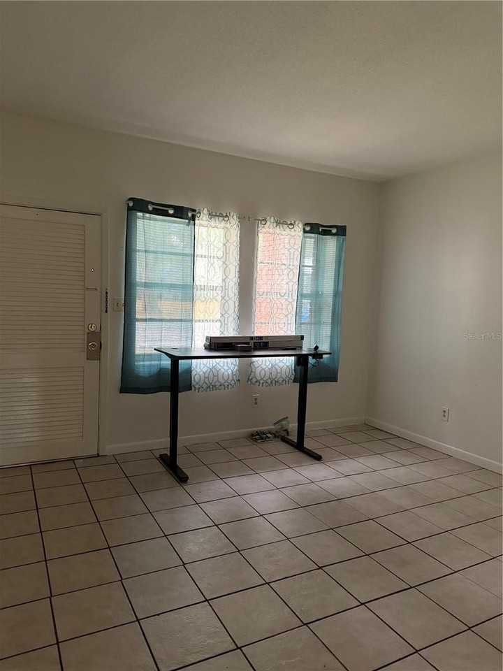 1315 Se Silver Springs Pl #6 - Photo 6 of 6