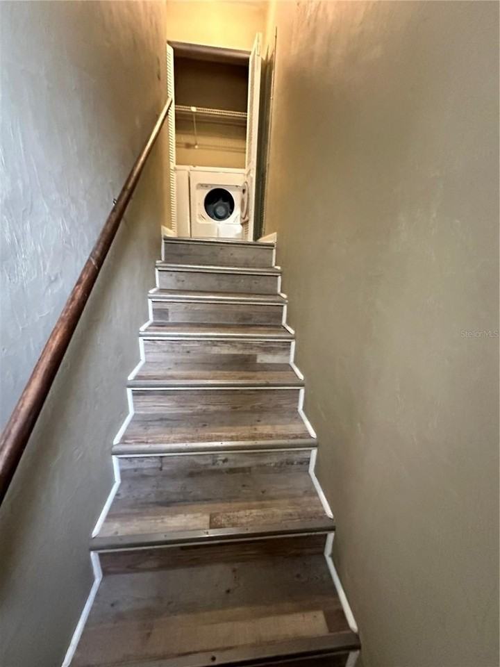 2735 Sw 35th Pl #2001 - Photo 3 of 5