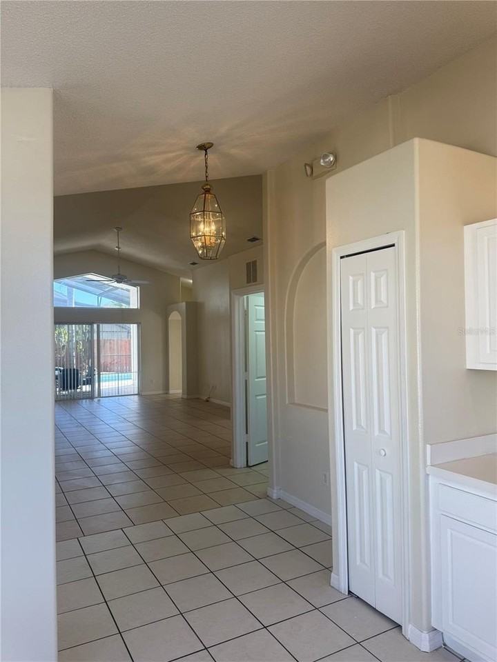 155 Seneca Point Trl - Photo 3 of 28