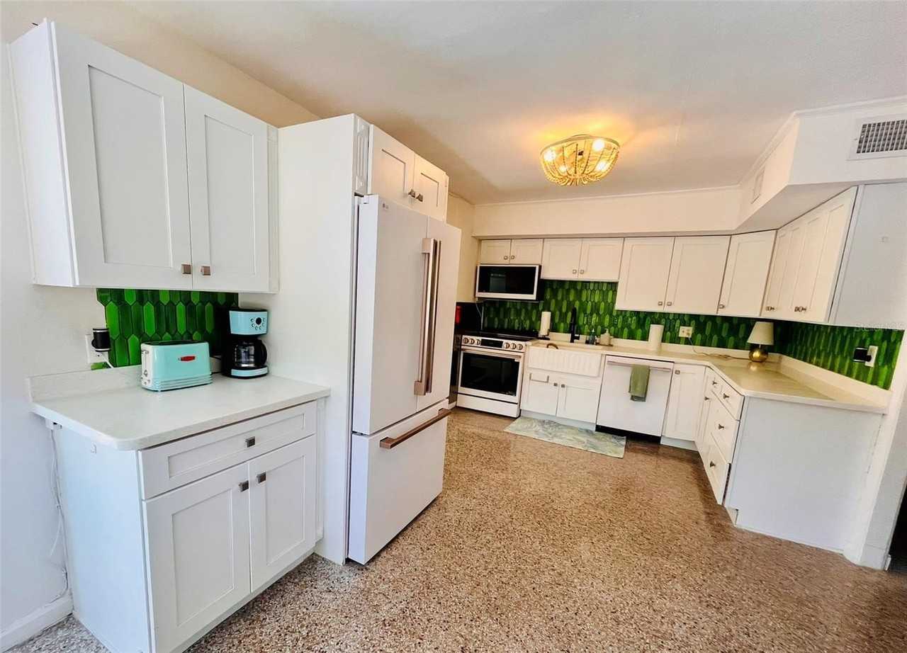 3208 E Maritana Dr - Photo 4 of 23