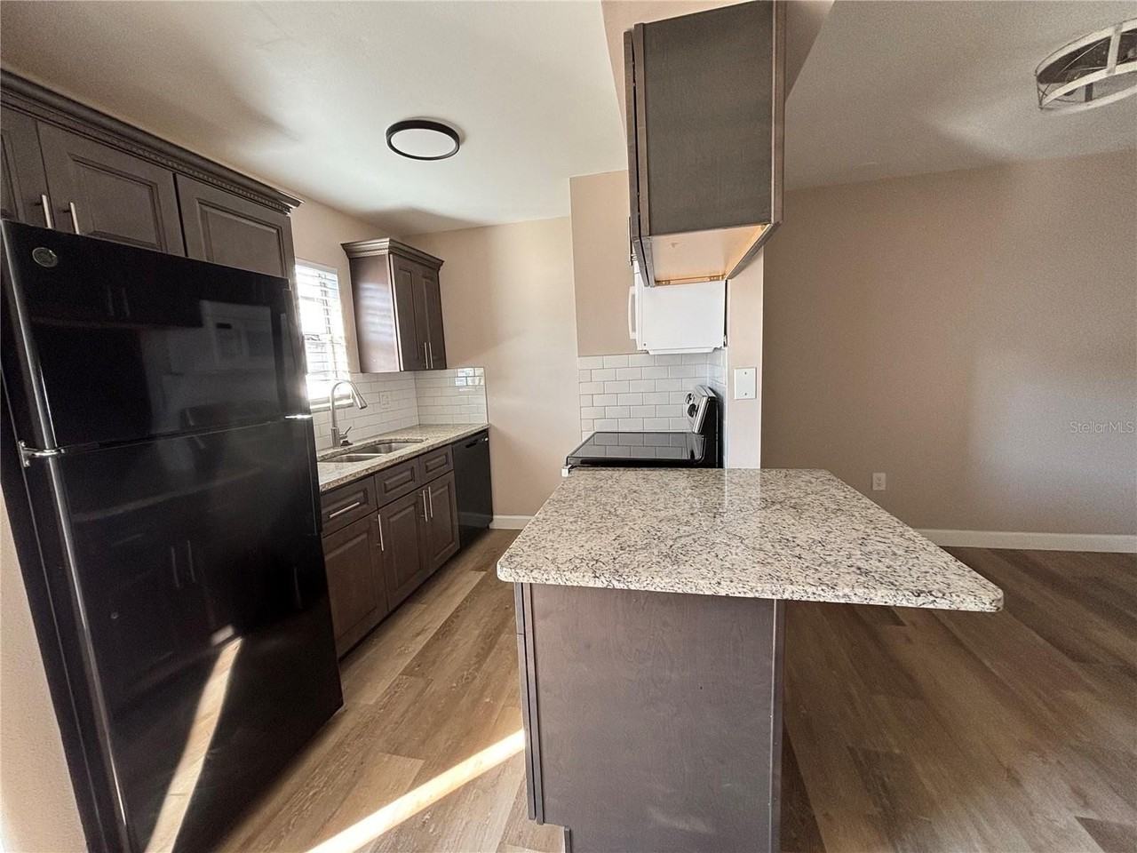 11802 Cypress Hill Cir - Photo 6 of 19