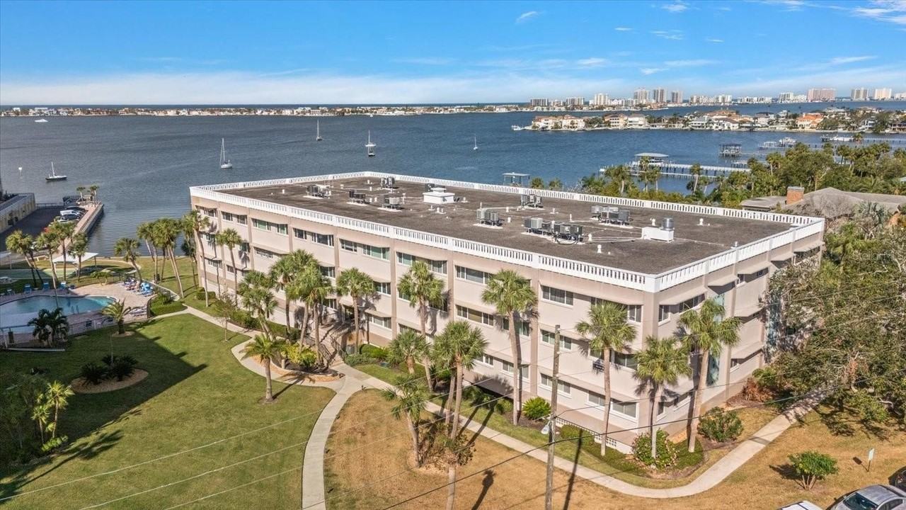 100 Bluff View Dr #209B - Photo 2 of 33