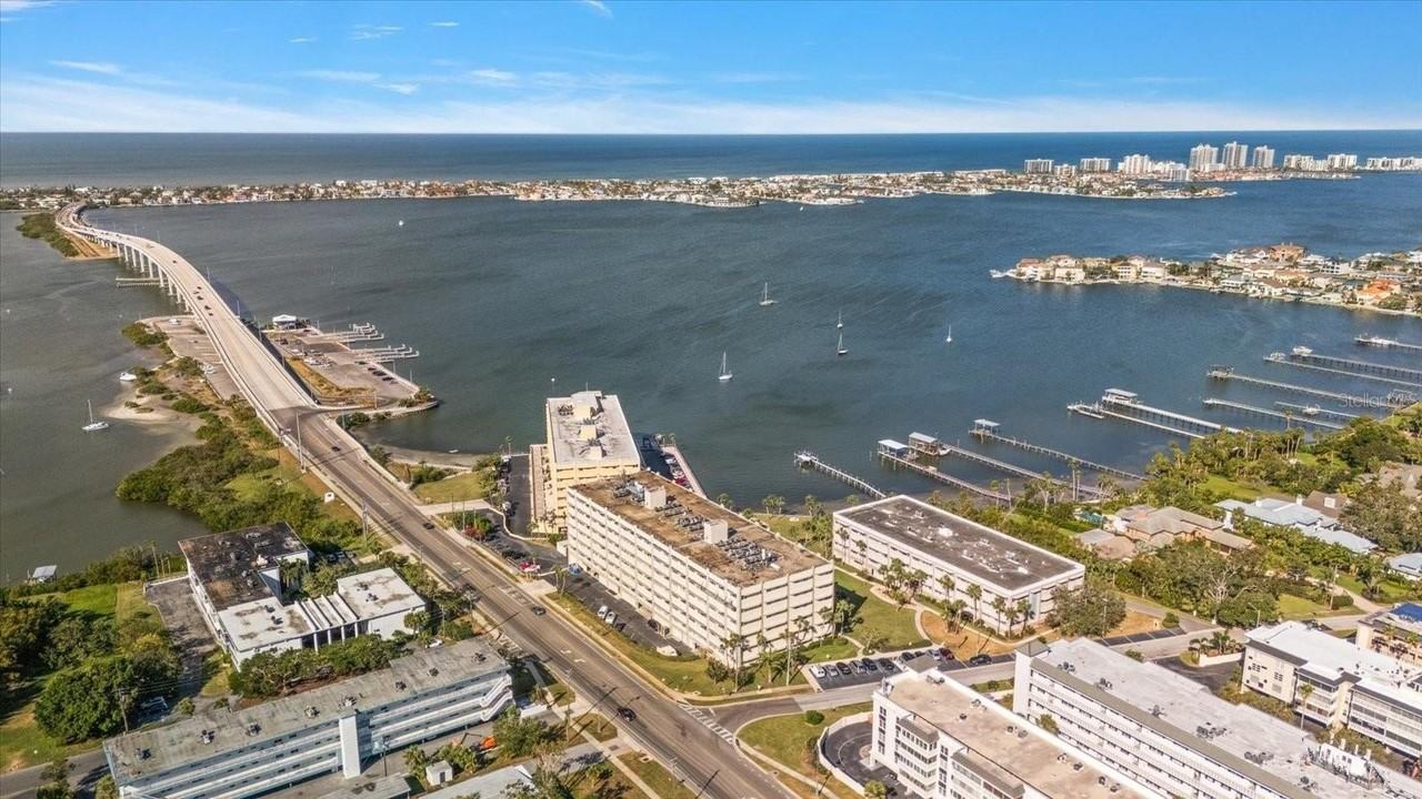 100 Bluff View Dr #209B - Photo 3 of 33