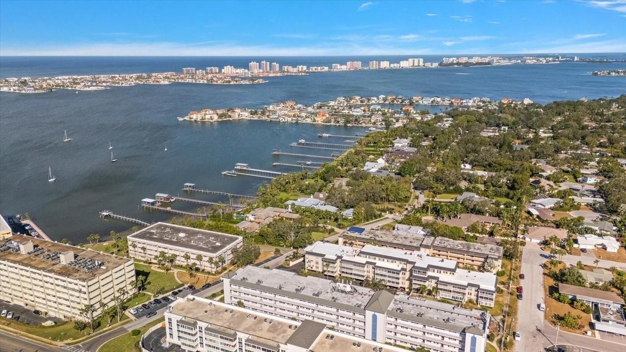 100 Bluff View Dr #209B - Photo 6 of 33