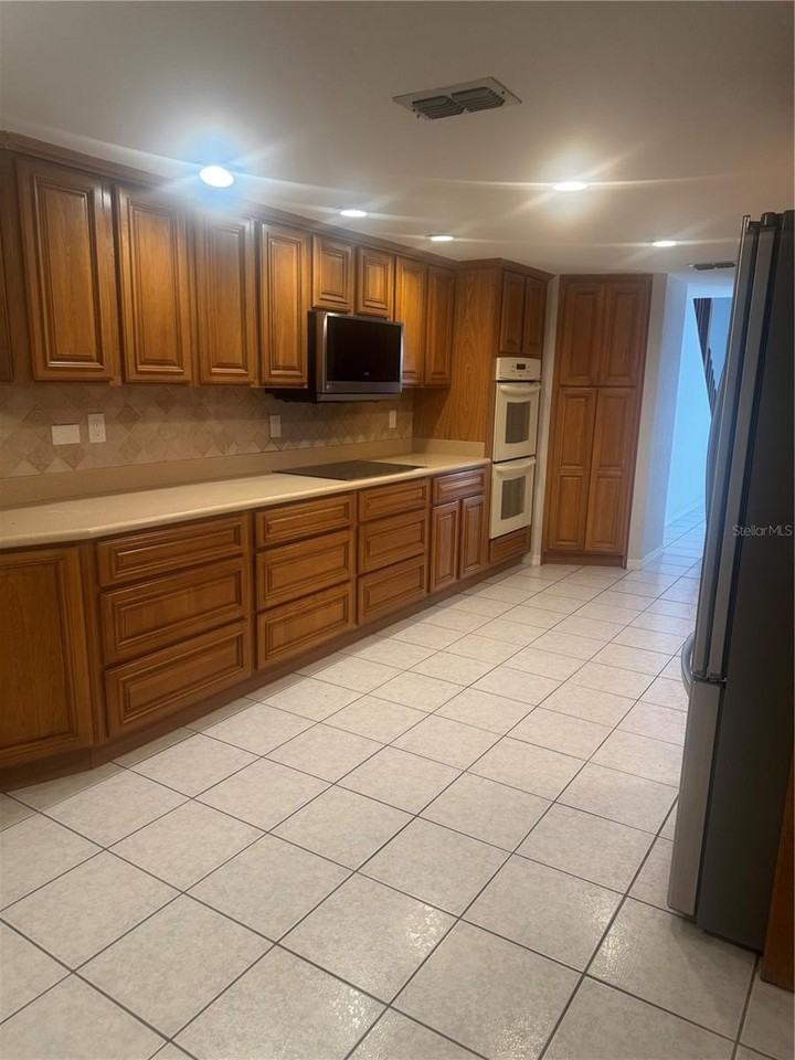 8320 Sanden Dr - Photo 6 of 21