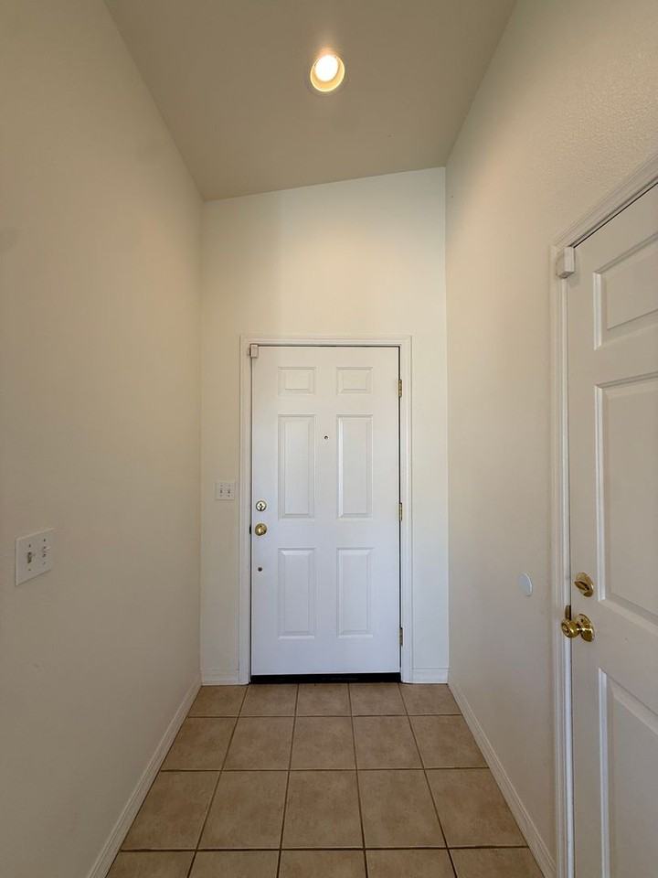 1861 Evelyn Ct - Photo 7 of 49