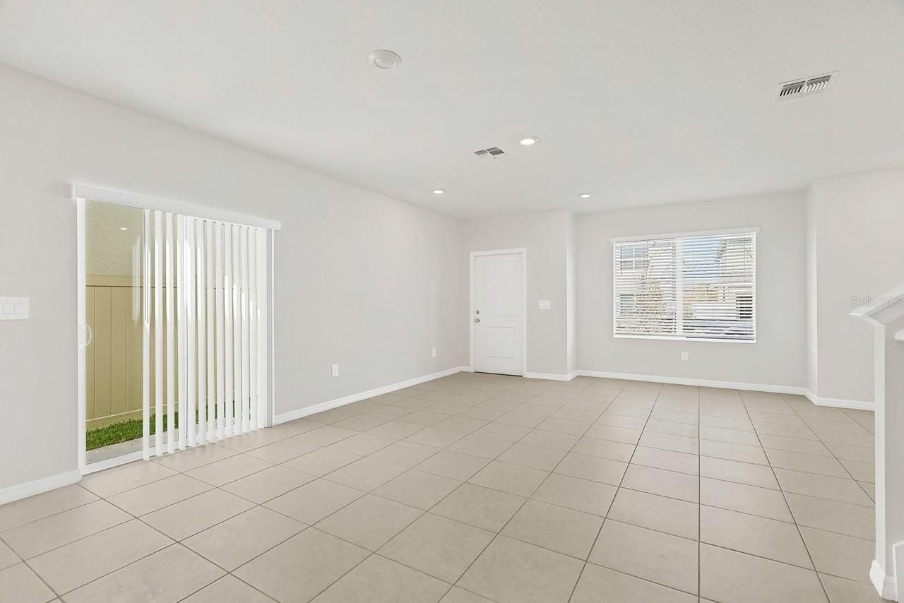 10537 Sage Canyon Dr - Photo 5 of 29