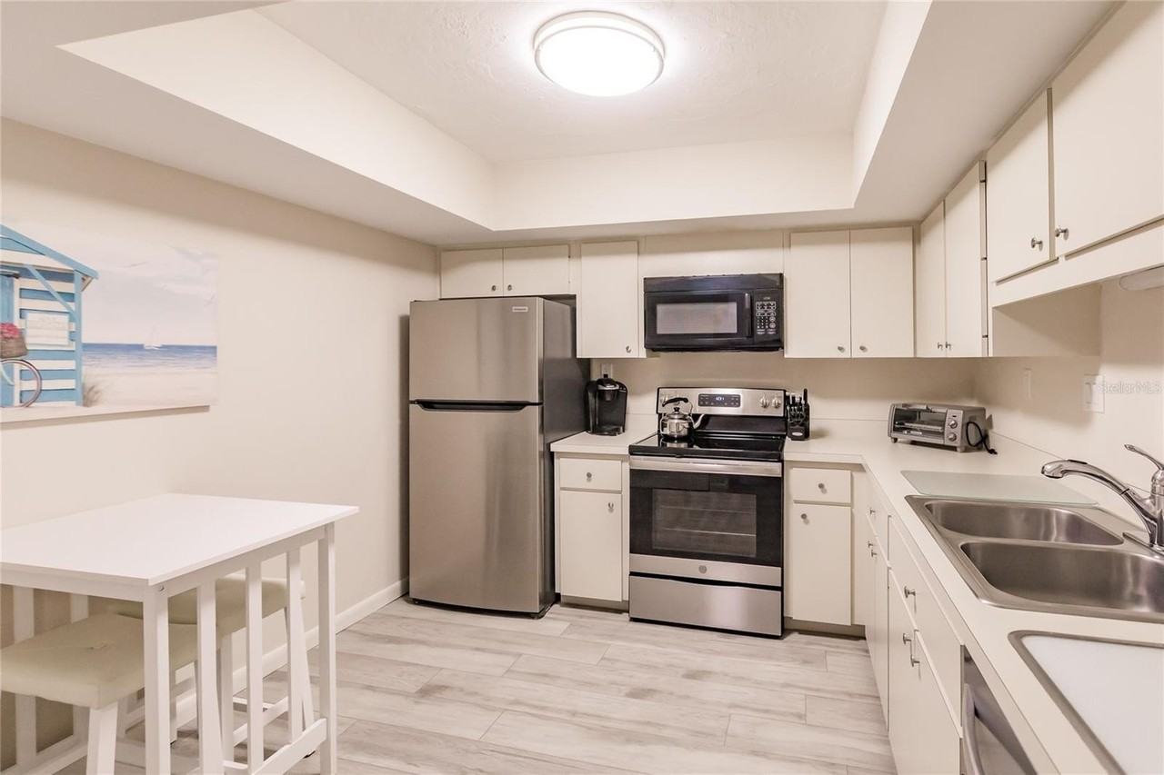 1055 W Peppertree Dr #506AA - Photo 6 of 31