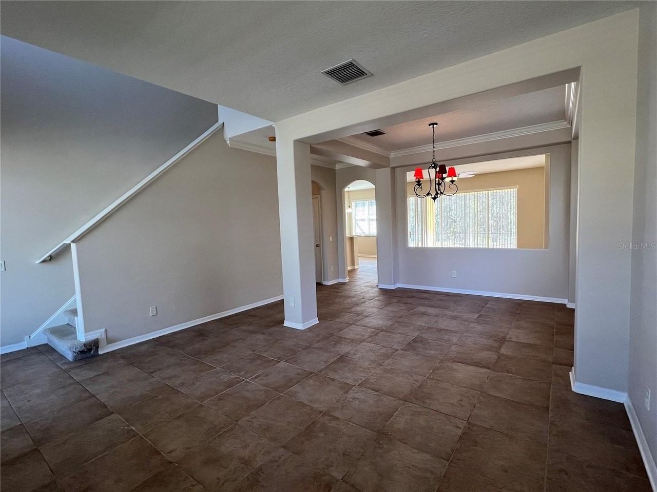 17800 Ayrshire Blvd - Photo 7 of 28