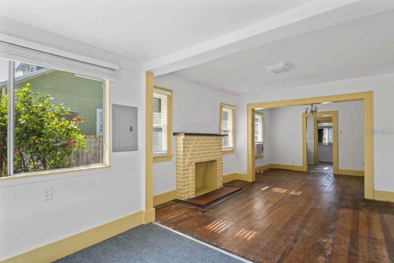 403 Princess St - Photo 3 of 3