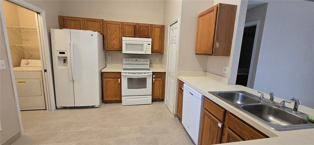 11541 Wellman Dr - Photo 4 of 17