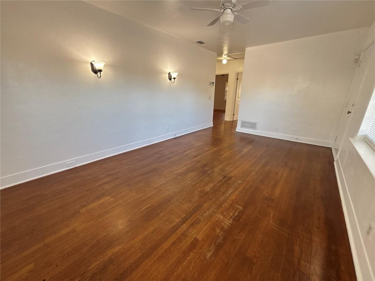 1437 Pine St - Photo 4 of 34