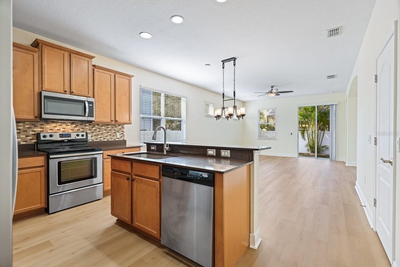 7705 S Fitzgerald St - Photo 5 of 29