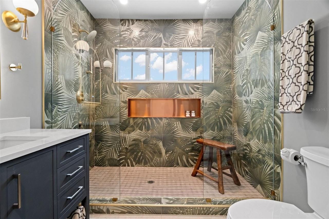 422 24th St N - Photo 4 of 21