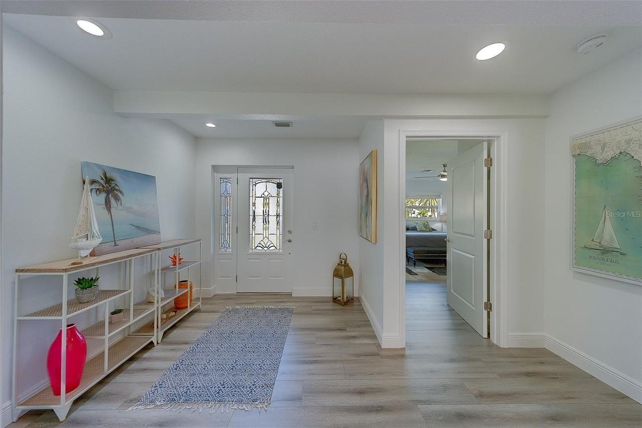 2109 Bayshore Dr - Photo 2 of 39