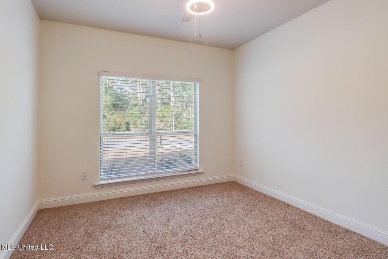 1027 Brackish Pl - Photo 4 of 33