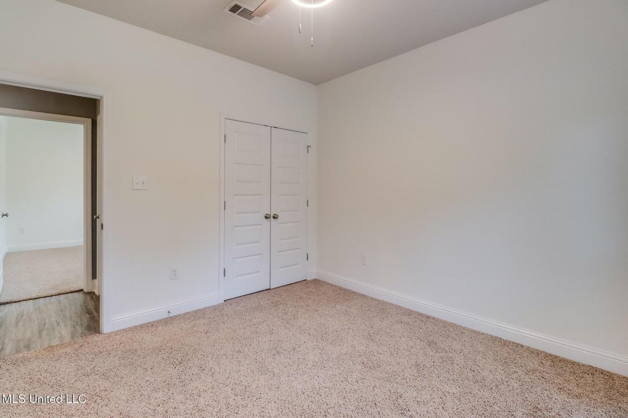 1027 Brackish Pl - Photo 7 of 33