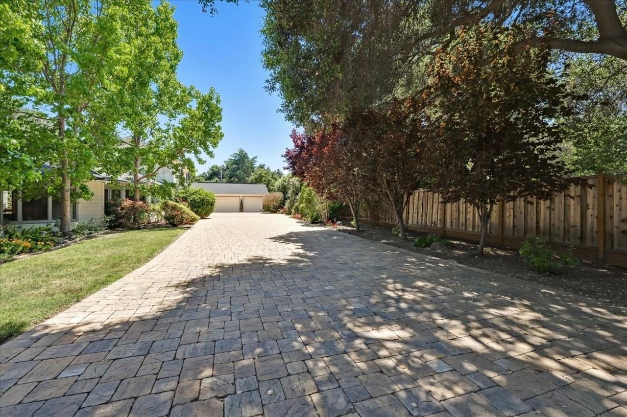 162 Toyon Rd - Photo 2 of 26