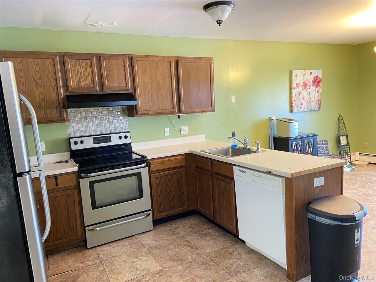 38 Edmunds Ln Unit A #A - Photo 4 of 16