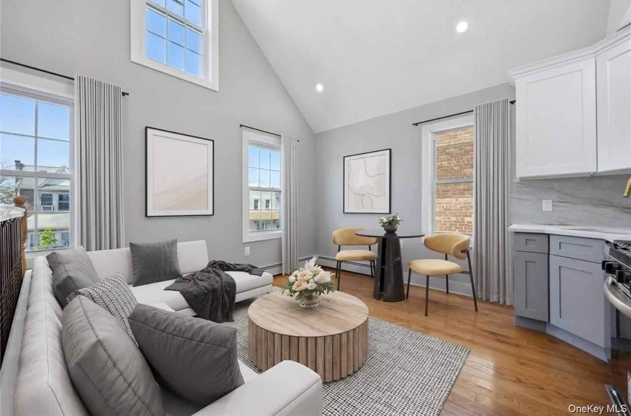 10469 129th St - Photo 2 of 11